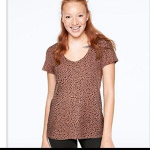 NEW PINK Victoria's Secret V-neck tee leop…